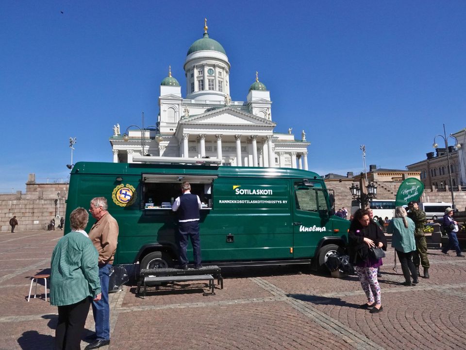 Sotilaskotitoiminnan perinnepäivä 7.5.2024 Senaatintorilla Helsingissä